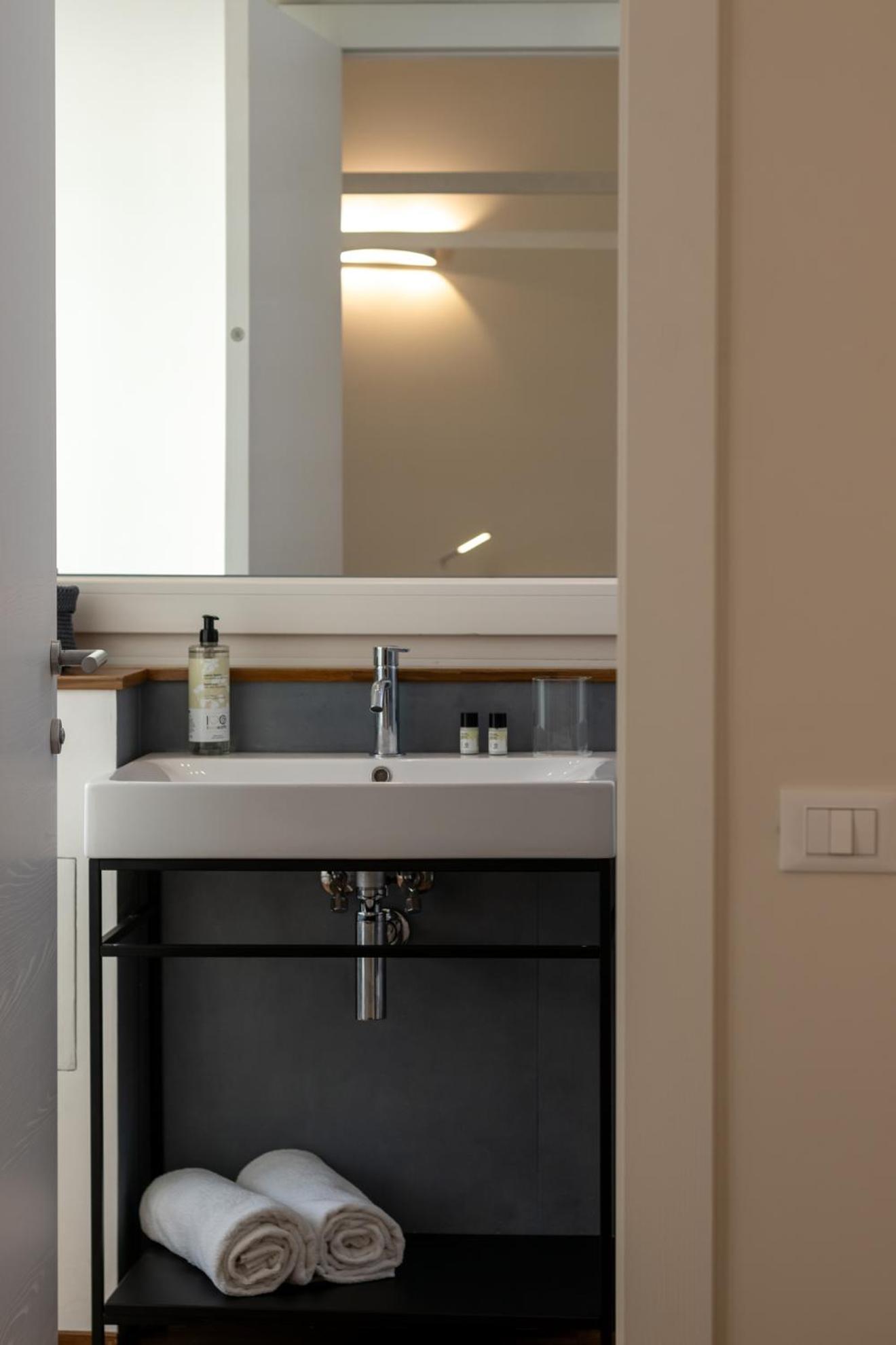 לה ספציה Il Faro Luxury Rooms & Lounge מראה חיצוני תמונה